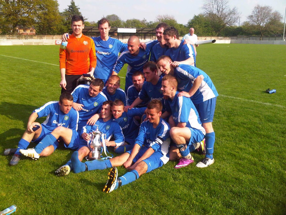DecPeers's tweet photo. 7 years ago today, the first of my 2 ridiculous cup finals at @LeighGenesisFC @LeighGenesisJnr with a 6-5 win. Aspy scoring in the 120th minute with a one-step penalty. Cometh the second hour, cometh the little man #defencesontop #3attheback https://t.co/O3XuorZ4ou