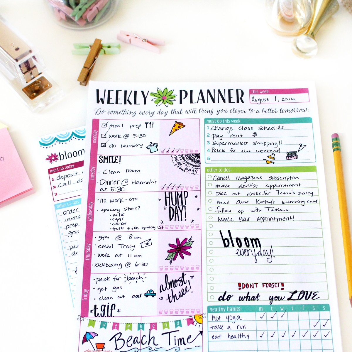 Happy Tuesday #BloomGirls! We're hosting a #Giveaway to give you some #TuesdayMotivation to get you through this week✏️😊 Retweet and follow us for the chance to win our Weekly Planning Pad!!! Winner will be announced on 4/19. Good luck 🤗🌸💖