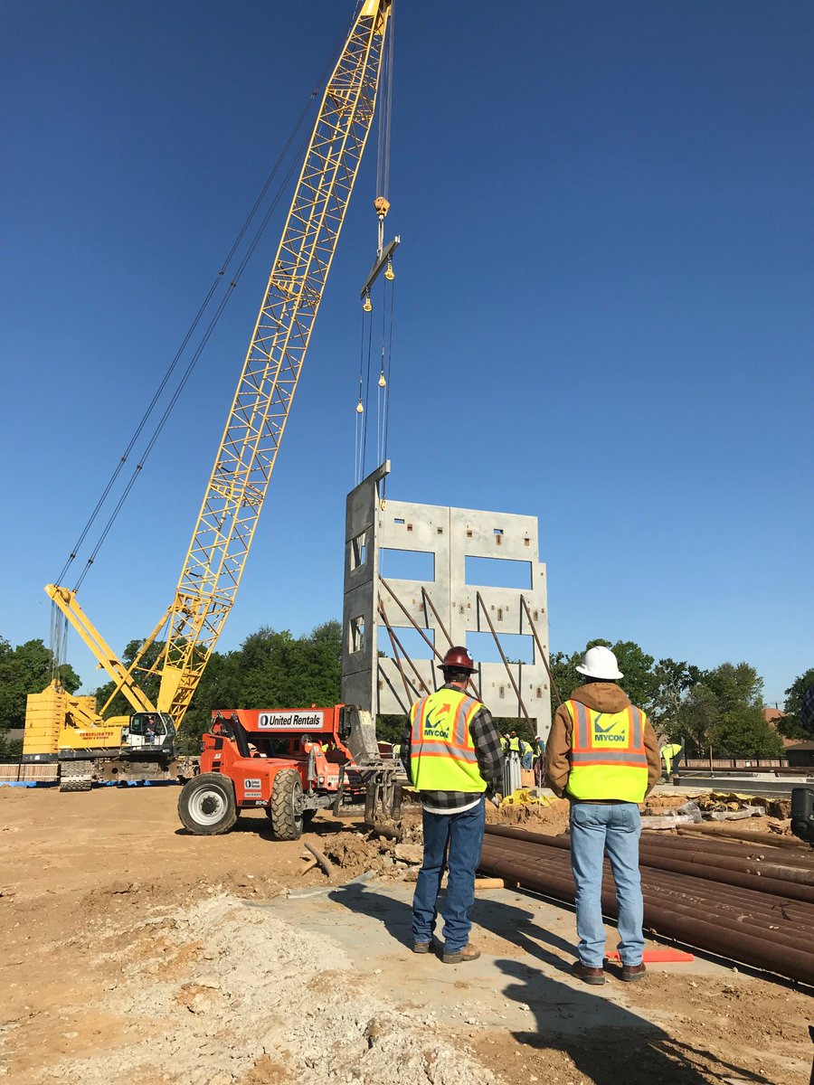 MYCONGCI's tweet photo. Wall panels are going up for the new Baylor Scott &amp; White Health office building in Irving, TX.
#MYCONGCI #TogetherWeBuildTheBest #Construction #MedicalOfficeBuilding #GeneralContractor https://t.co/P7aqPFO25o