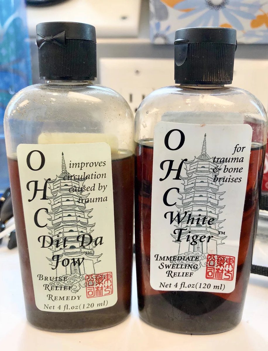 sarklmakeup's tweet image. MUST HAVE PRODUCT ALERT💥These 2 miracle workers are a must have for every makeup artist working in TV and film (actually every human being should have them🤔). Your stunt performers and actors will love you🙌🏻  Thank you @tarraday for the introduction ❤️ #inmykit #tiptuesday