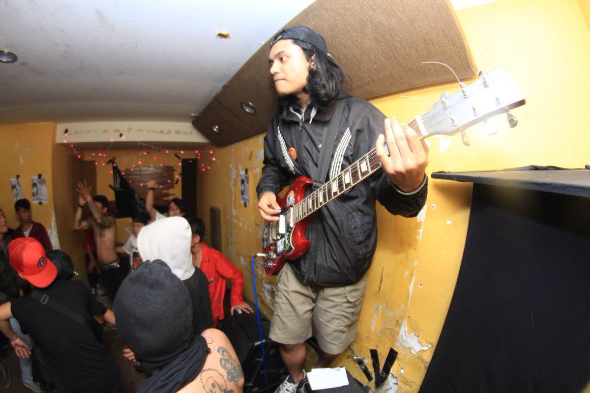 allthesamevol.1

#strongginal #strongginalmusic
#hardcorepunk #hcpunkshow #oldschoolhardcore