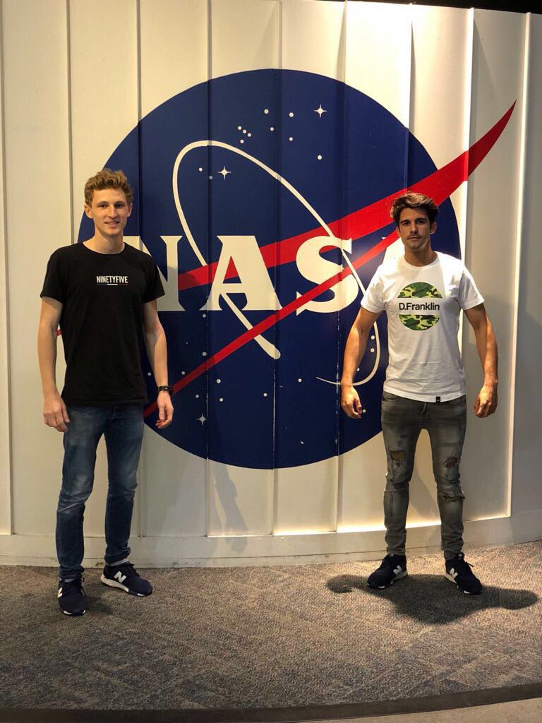gasupracingteam's tweet photo. Preparados para el despegue.. 😜 ¡Hoy hemos visitado la Nasa en Houston! #AmericasGP #IV32 #JD95 #Nasa #Houston #thirdround #weareready https://t.co/g1t5luApSW