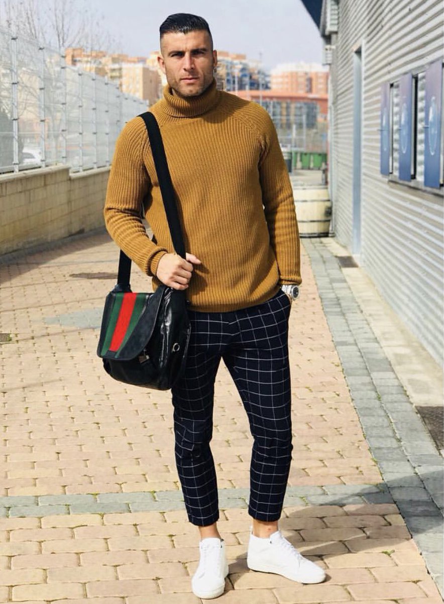 miamicci_man's tweet photo. C A S U A L L O O K | 👟 @LozanoArmando16 con zapas #Marquissio | •• PERFECT #STYLE 🔝👌🏽😉 #TopPeople #TotalStyle #TopPeopleMarquissio
—
▪️ Disponibles en la web en #REBAJAS -30 % DTO.💥▪️ #MarquissioStyle #MenShoes #MadeInSpain #footballplayer #fuenlabrada #top https://t.co/InF4FQIOsl