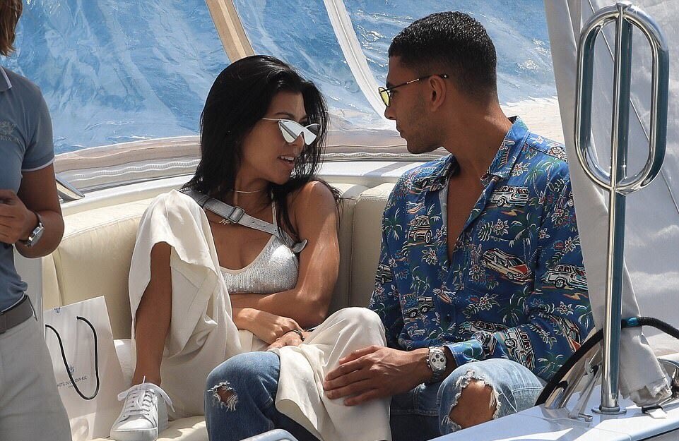 incrxvel's tweet photo. ce couple il m’fascine https://t.co/tEtjHPQSEI