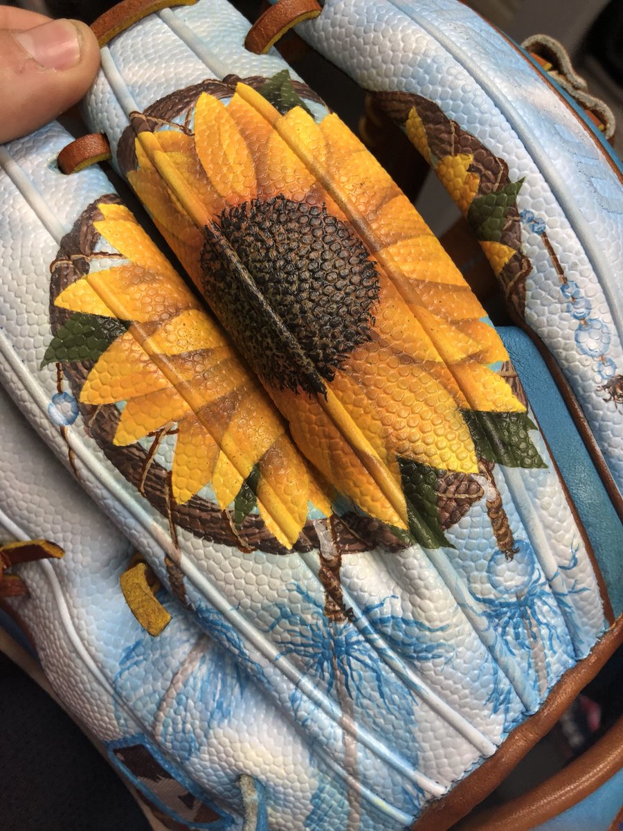 MikeClevinger's tweet photo. 🌻Now we’re grøøvÿ🌻 https://t.co/4S1dd8PiAK