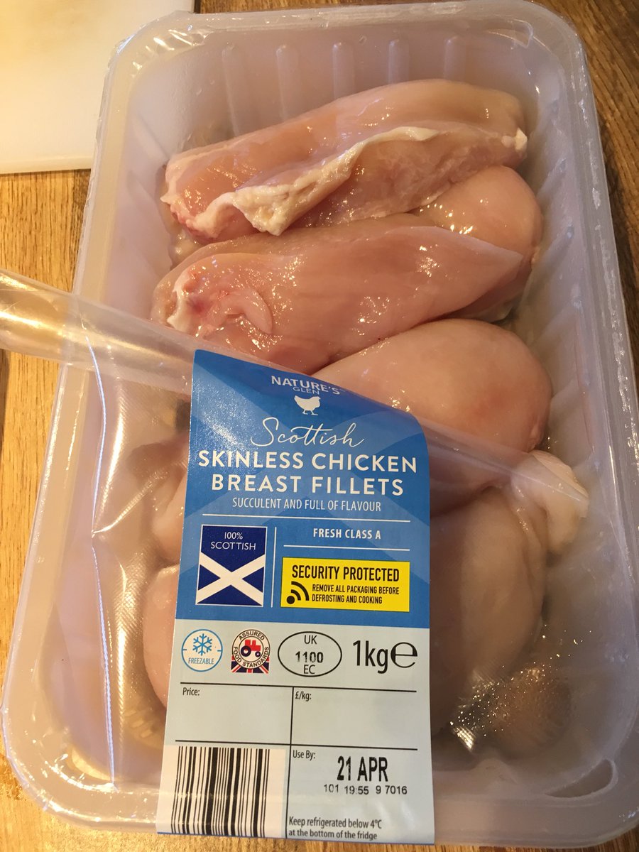 emmabrooks's tweet photo. @AldiUK bought this chicken on saturday, opened today with date for this Saturday and it stinks! Also looks like it’s been frozen 😫☹️. Dinner is ruined. Thanks! https://t.co/YEXGOxyvpO