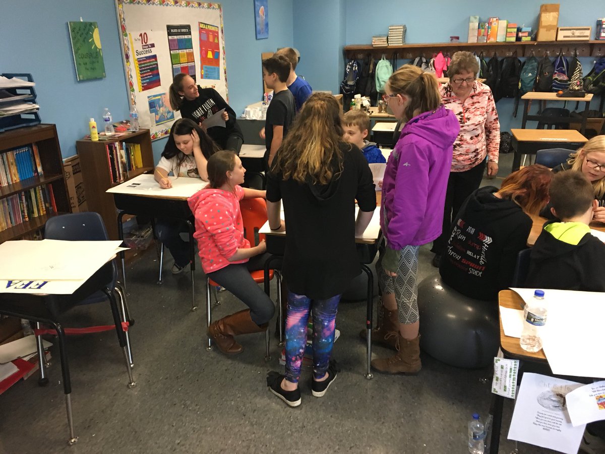 mquick56's tweet photo. Learning about the life of farm animals #agintheclass #4teamvalley https://t.co/MLjEgJNMKj
