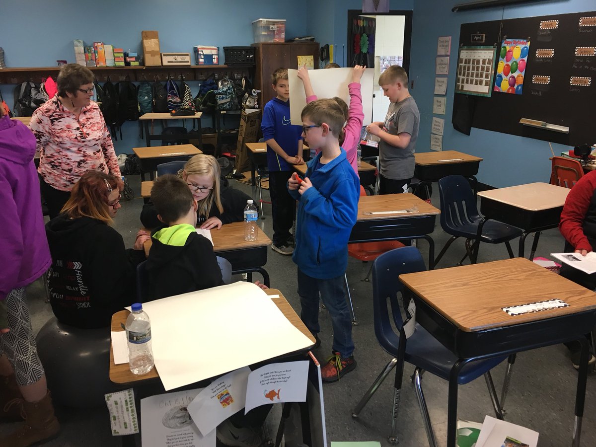 mquick56's tweet photo. Learning about the life of farm animals #agintheclass #4teamvalley https://t.co/MLjEgJNMKj