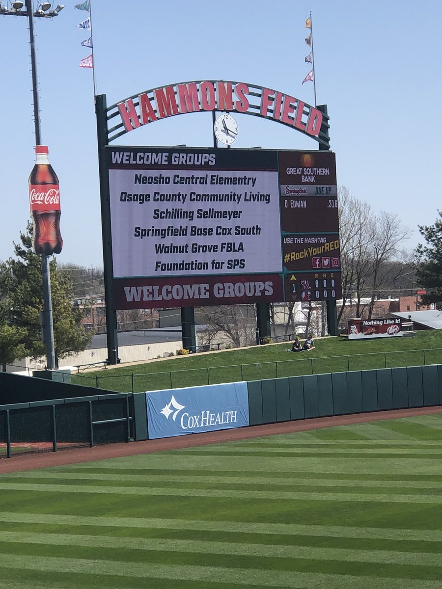 Had a great day with #4thgrade at the <a href="/Sgf_Cardinals/">Springfield Cardinals</a> game!! @fullersarah_ @mlkbartley <a href="/ChristinRawlins/">Christin Rawlins</a> @miss_geary @Neosho_Central
