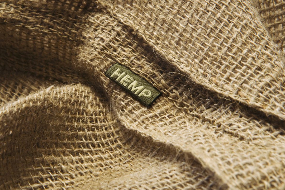 canspiritcenter's tweet photo. Hemp is rising to be the next BIG #business opportunity in the #Cannabis Industry. https://t.co/i111lDN4BC #cannabisindustry #weed #herb #investing https://t.co/B9SCf1Mup2
