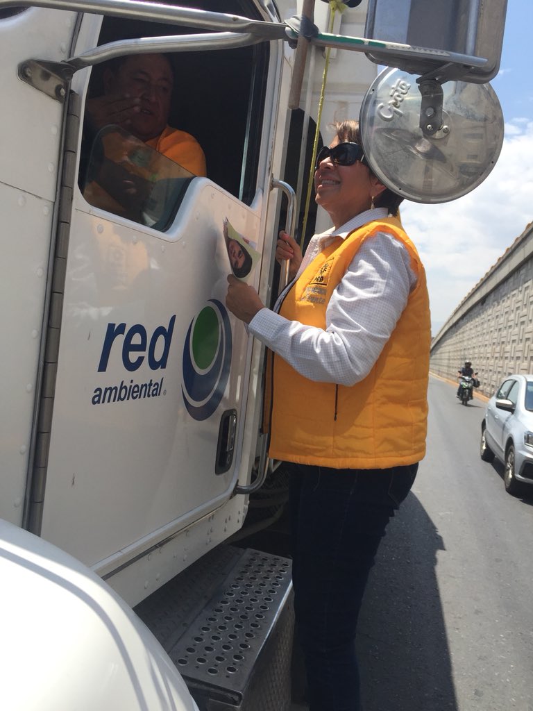 almaguerpardo1's tweet photo. Andamos también en cruceros viales del VI Distrito Federal S.L.P. en contacto con las personas 
“No pare sigue sigue 🎵🎶 “ https://t.co/zxFLEvkvSD