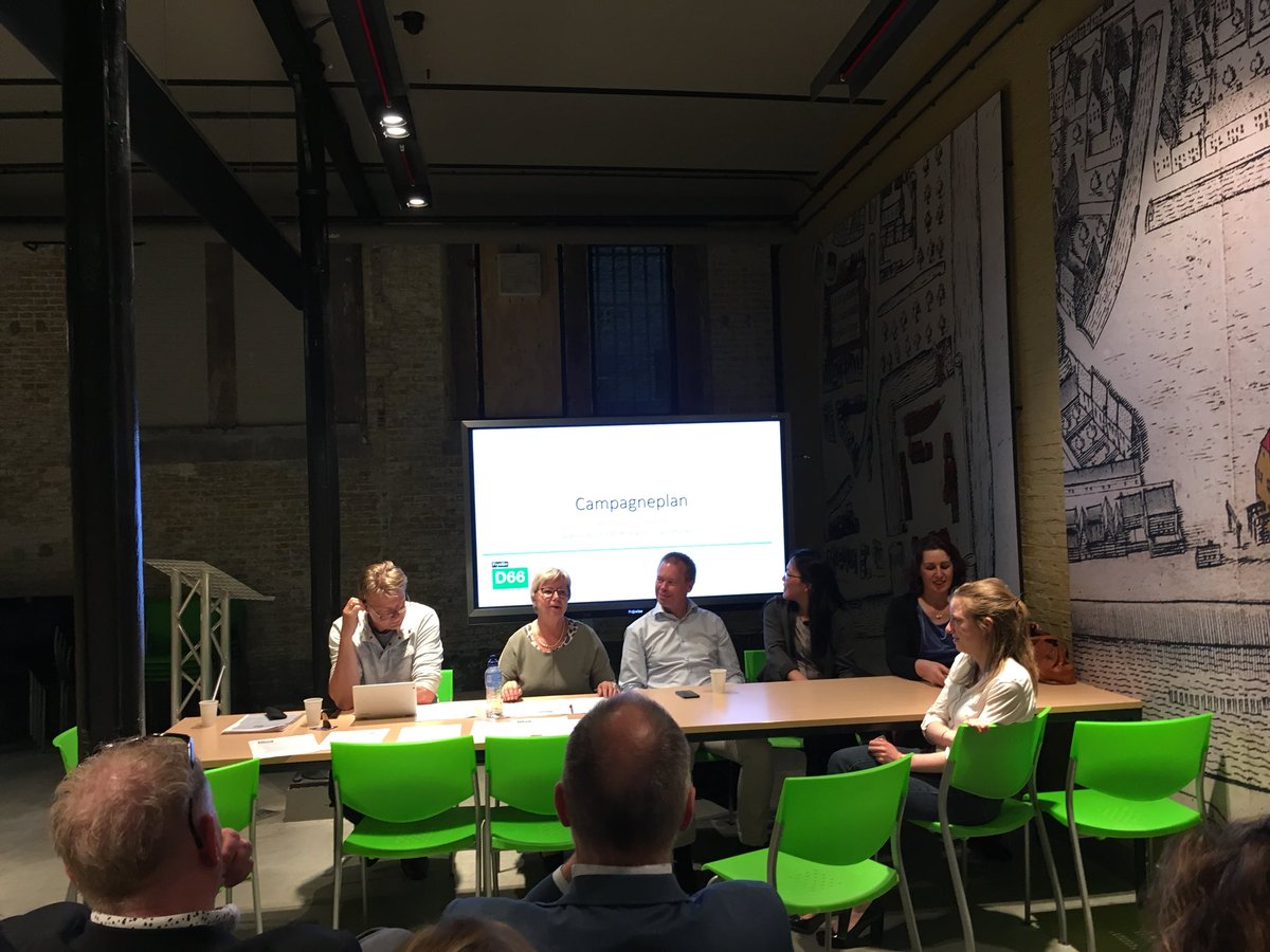 D66Harlingen's tweet photo. ARV @D66FrysIan in De Blokhuispoort in Leeuwarden. Ook D66 Harlingen en Waadhoeke aanwezig om link te leggen tussen gemeentelijke en provinciale thema’s. https://t.co/v9U6HRb2RX
