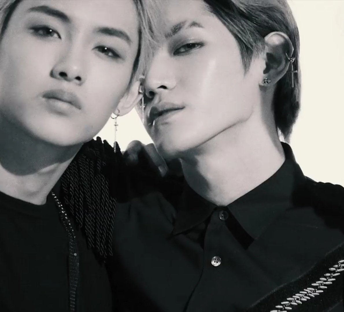 ObsessionTaeWin's tweet photo. 180417 NCT in the House

The great seducer 'TaeWin'😇️

#태용 #윈윈 #태윈 #taewin #TAEYONG #WINWIN #NCT127 #NCT #BLACKONBLACK https://t.co/Ff9CGVeHaK