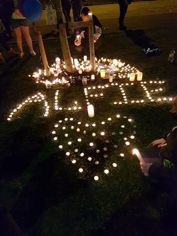 Danielle301985's tweet photo. @Pontifex @Alfiesarmy16 god is keeping his body strong because god know his life’s worth living,no doctor has the right to end a life #helpalfieevans #hislifematters #hisrightsmatter 💙💜 https://t.co/dQRTXcXryX