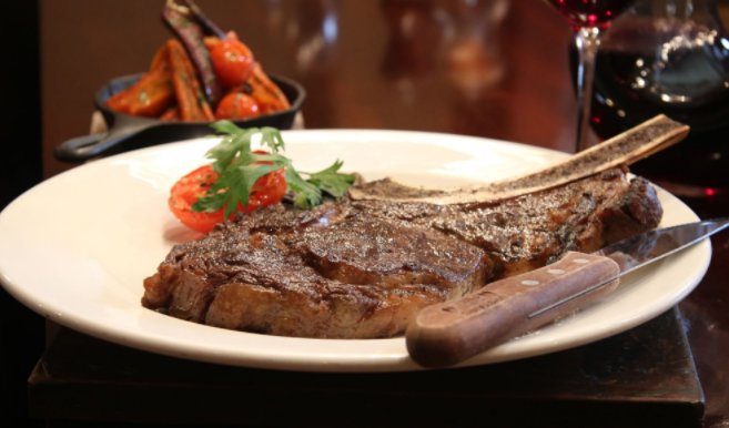 #chesterhour - <a href="/UpstairsatGrill/">Upstairs at the Grill</a> grill offer their guests the opportunity to explore their selection of locally sourced dry aged beef and extensive wine &amp; cocktail list - socsi.in/6cW40