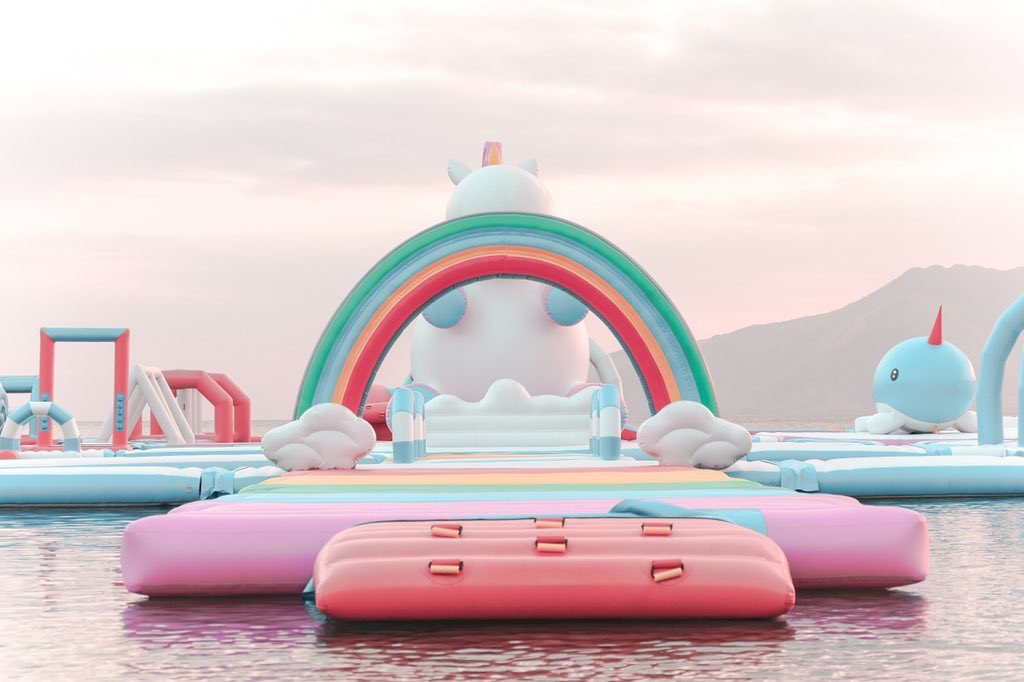 inflatableislnd's tweet photo. RT if you wanna teleport here at the Unicorn Beach 🦄 📷 @dryllcs https://t.co/Jch5o6v4Hf