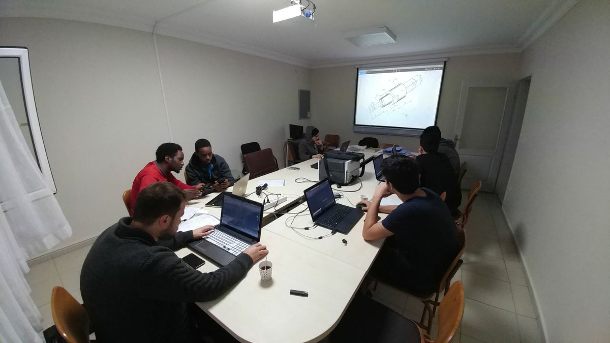 KocaeliKYGM's tweet photo. Kocaeli Yurdunda Autocad kursu devam ediyor.🖋💻📐 https://t.co/9Pp4qHWdDs
