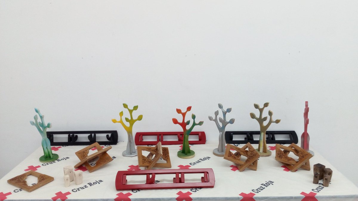 CRHortaSud's tweet photo. EXPOSICIÓN SOLIDARIA en la CASA DE LA CULTURA DE CATARROJA.16 al 21de abril de 10h-14h y de 16:30h-20:30h, Exposición y venta de los trabajos realizados por los alumn@s del CIPFP de CATARROJA. La recaudación será donada a Cruz Roja Horta Sud para Infancia y Juventud. Os esperamos https://t.co/14BpqWchiJ