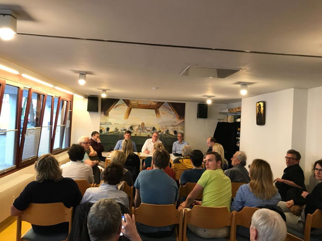 LindenthalSPD's tweet photo. #Jahreshauptversammlung im Ortsverein.
Starke Anwesenheit und programmatische Debatte mit dem Vorsitzenden der @KoelnSPD @jochenott.
Auf ein neues Jahr! https://t.co/qHeq1iI70Z