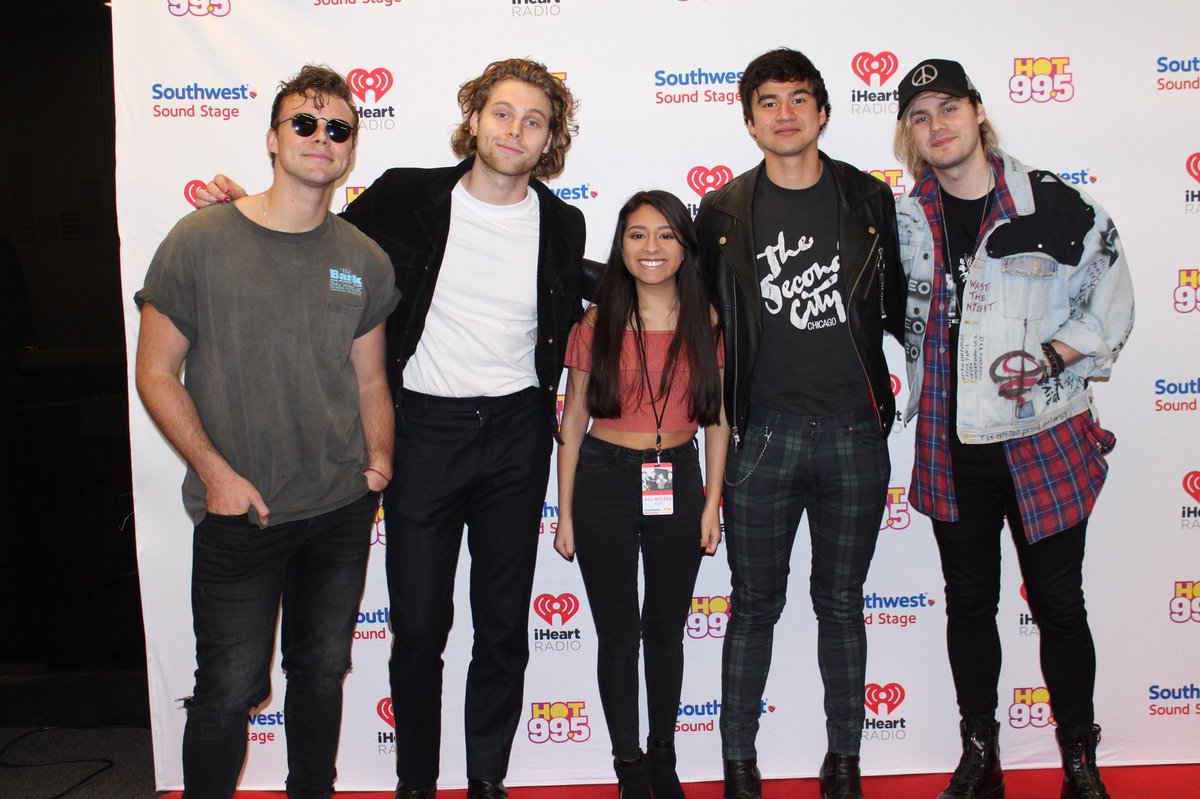 vaIentinesm's tweet image. you are my getaway, you are my favorite place💓
@5SOS #5SOS3SilverSpring