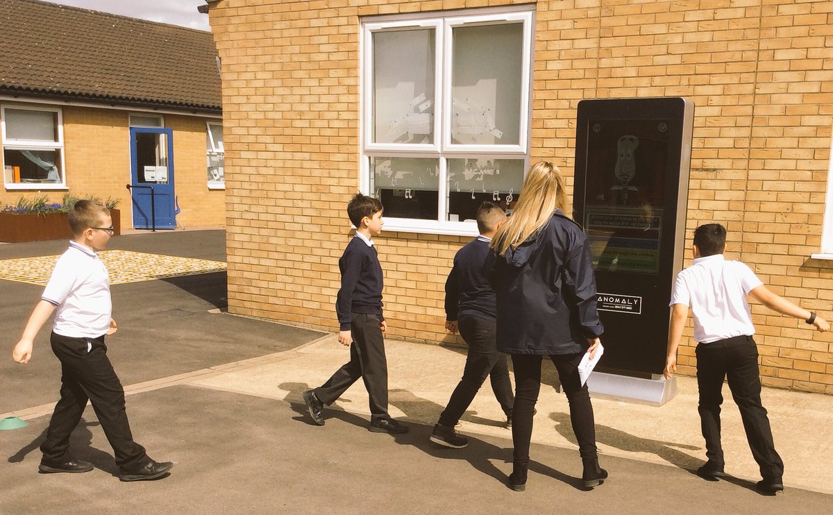 Sapheron_Shaw's tweet photo. @anomaly_uk @GreatOaksFed Year 5 have enjoyed their first experience in this afternoon’s grammar session! #NewEdTech #Engaged #ExcitingTimesAhead https://t.co/PTJvarF3JG