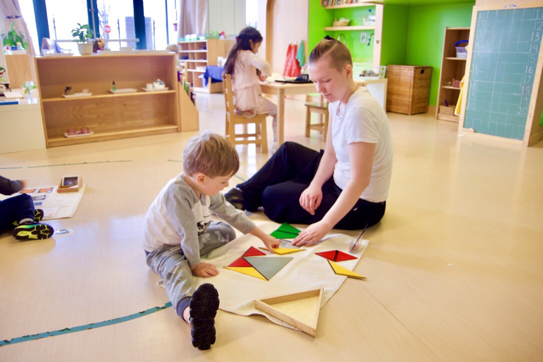 GreenIvyBPM's tweet image. A Casa preschooler completes an extension of the constructive triangle box. goo.gl/bbST4E #constructivetriangles #trianglebox #montessori