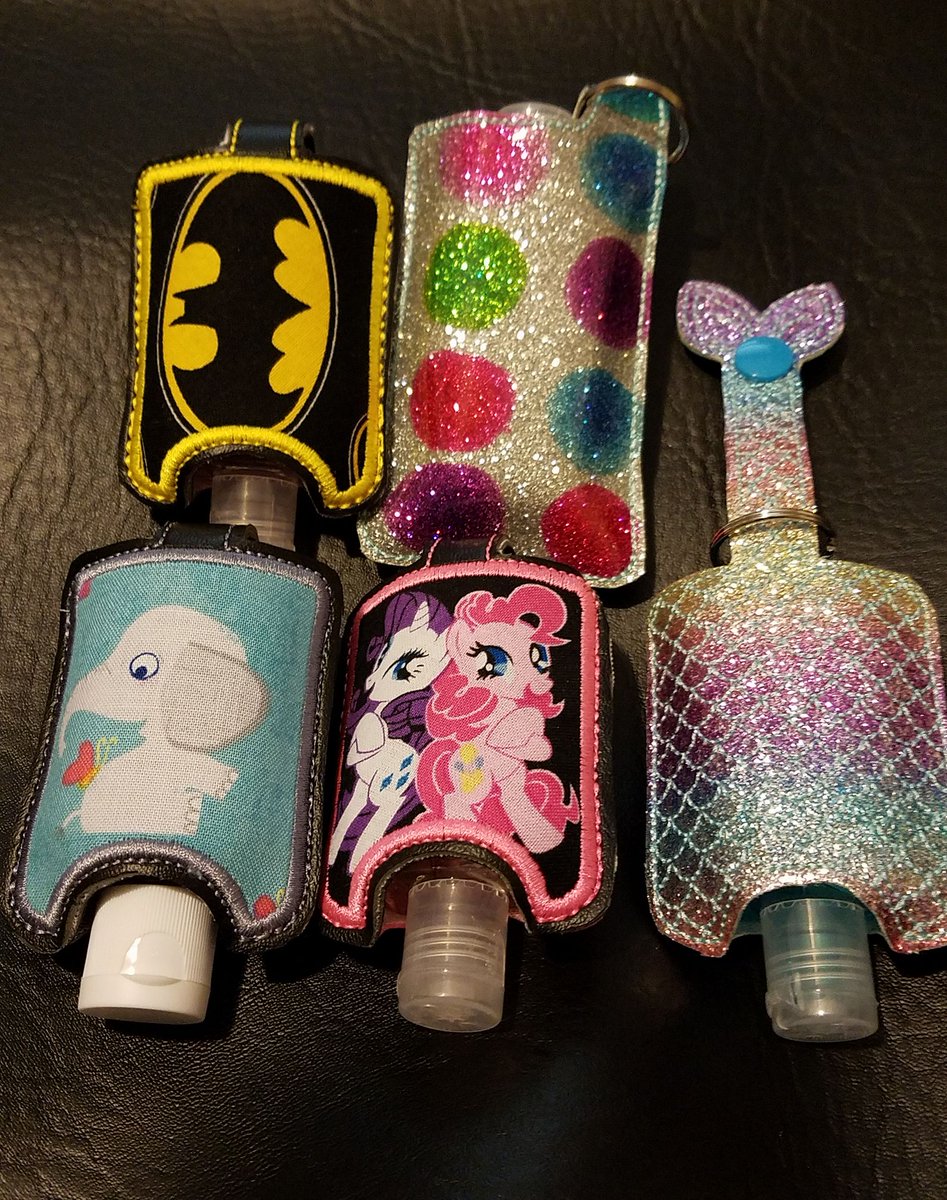 MimmiesClothing's tweet photo. I am really having fun with this hand sanitizer holder pattern.
#cleanhandsalways https://t.co/wlBAzj8iaZ