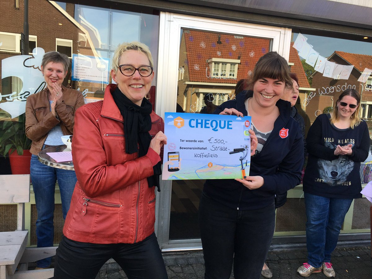 Straatkoffie houden wordt nu nog makkelijker met onze koffiefiets!
Vandaag onthuld en in dienst genomen.
Mede dankzij fietsers <a href="/RingRingFkm/">Ring-Ring®</a> kunnen wij dit jaar de fiets inzetten.