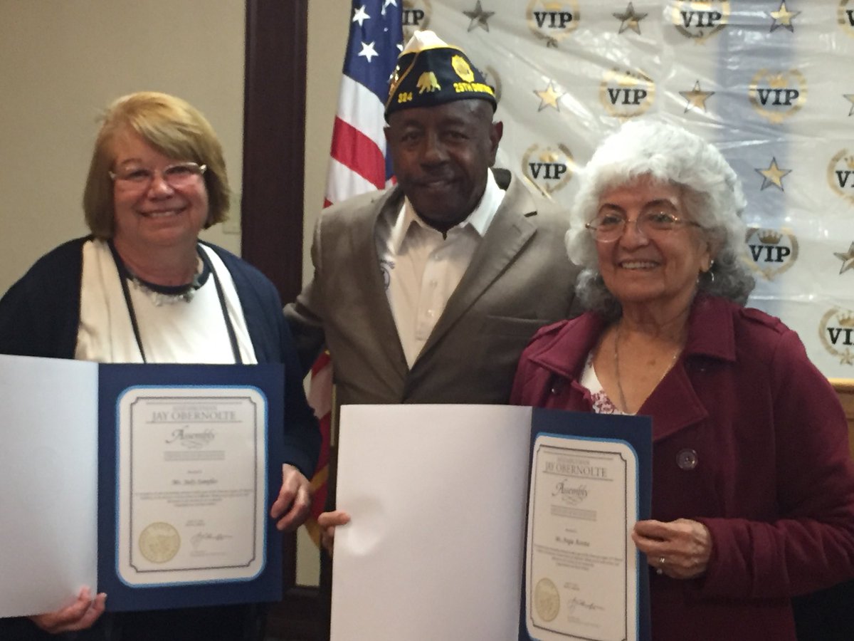 VHCBarstow's tweet photo. Thank you @JayObernolte for honoring to of our #volunteers, who are also members of the #AmericanLegionAuxiliary  #veterans #veteranshome https://t.co/fb2TFUt5MB