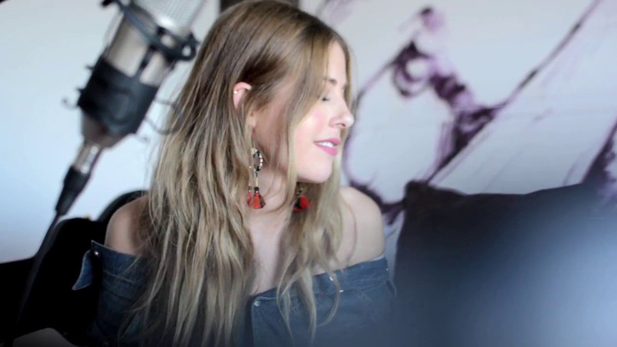 Demà ens visita la <a href="/BibianaBallbe/">Bibiana Ballbè</a> per parlar-nos de creativitat. I com és una setmana de llibres, ella també portarà el seu, 'Las 21 claves de la creatividad'. I a més, la cantant @AndreaMir91 ens presentarà el seu primer disc en català 'Arribes tard'.