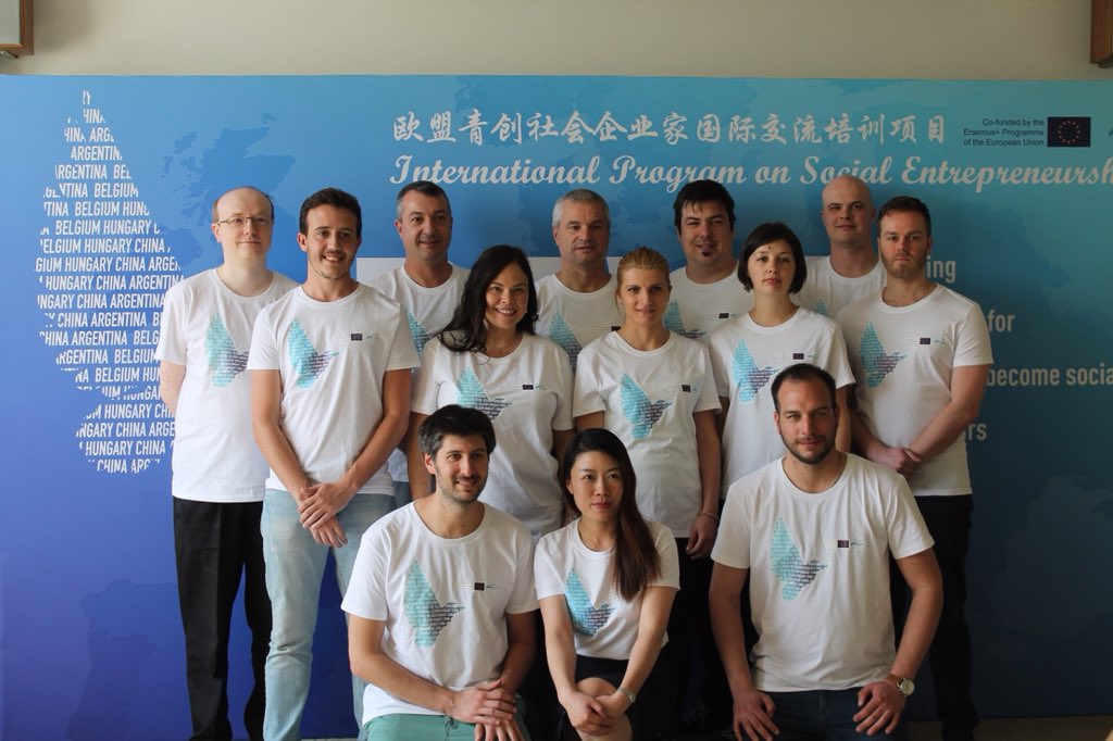 asociacionminu's tweet photo. ¡MiNU en China 🇨🇳! Estamos compartiendo junto a organizaciones de Bélgica, Bulgaria, China, Hungria y Rumania todo lo trabajado en nuestra campaña #Mostrate. https://t.co/RieffDoeRf