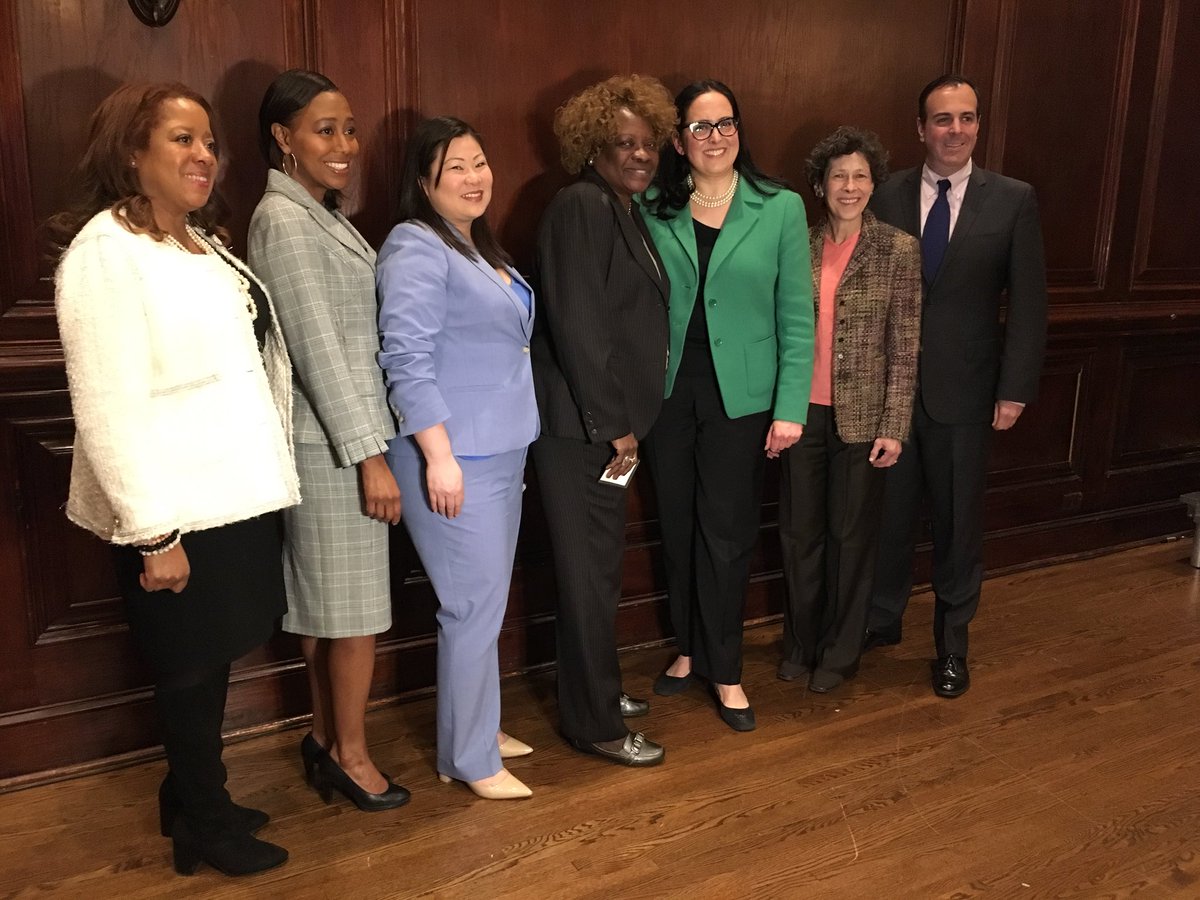 MWRDGC's tweet image. #MWRD Commissioners and future commissioners greeted each other after a compelling presentation by @m_spyropoulos @CityClubChicago with @JosinaMorita @CommKSteele @debrashore