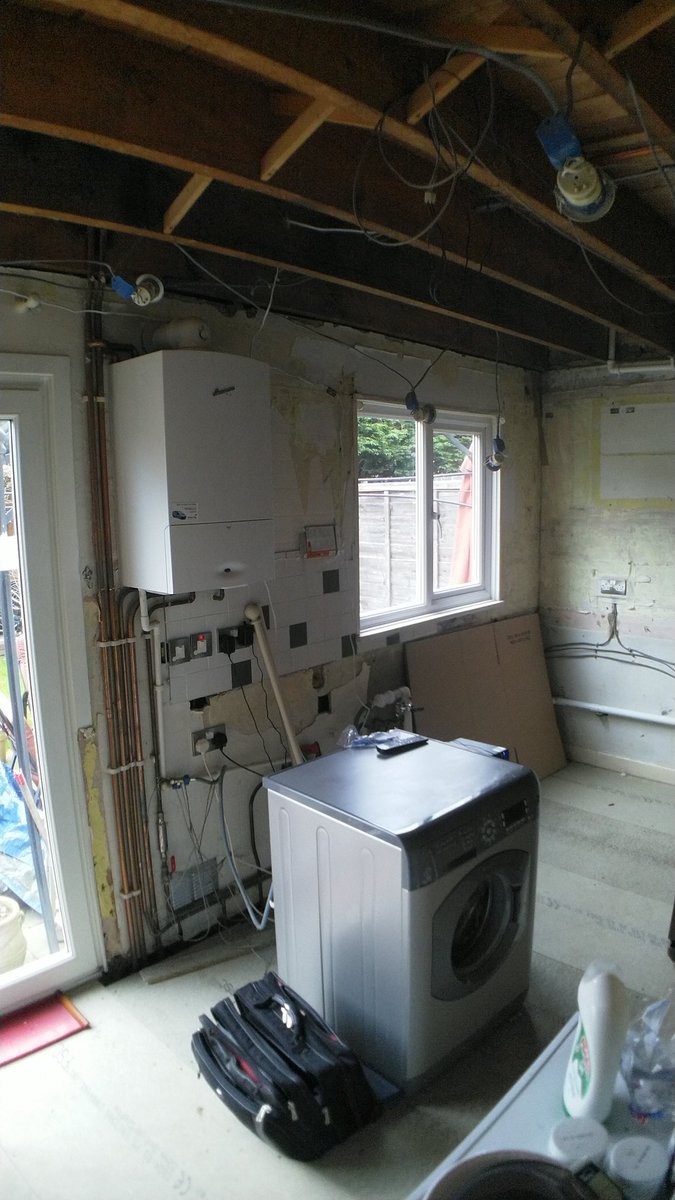 mypropertyclaim's tweet photo. Just attended done survey in Theale for a client complaining that her insurer and loss adjuster has left her unsure where to turn for help. They completed drying, but have been slow to reinstate the kitchen and so she can't move back home. Seems they also ignored her complaints. https://t.co/nCtsuGRF4D
