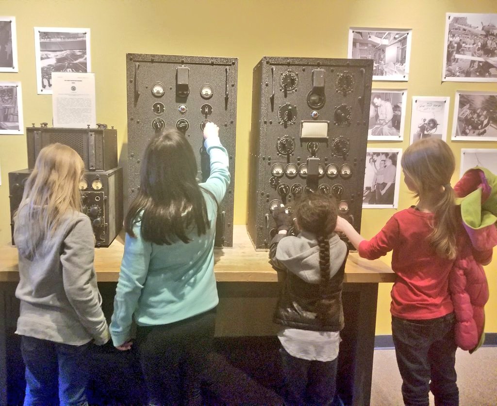 NuckolsNews's tweet image. Thanks @NauticusNorfolk for an awesome field trip! #handsonlearning at its best! 4th graders were excited to explore the #USSWisconsin as well! Thankful for our service members past and present 🇺🇸 @vbschools @pmesvb