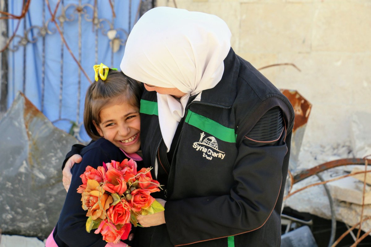 SyriaCharity's tweet photo. "La première urgence, c'est l'éducation." C'est le message que nous avons transmis à @EmmanuelMacron hier concernant les 50 millions d'€ d'aides humanitaires débloqués par la France pour la Syrie. https://t.co/guwG9gwQqR