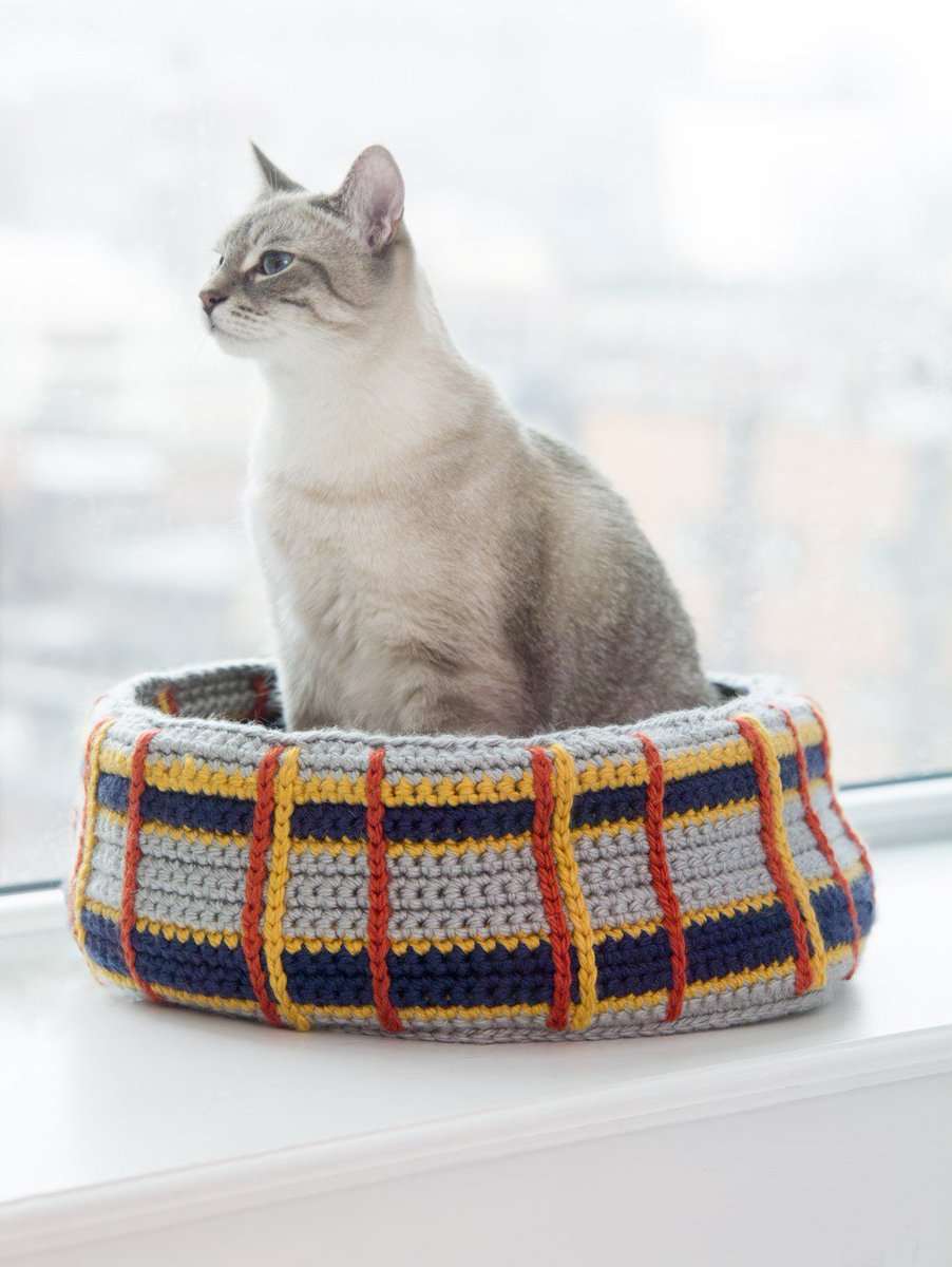 LionBrandYarn's tweet photo. Did you miss #NationalPetDay last week? You can still #craft for your furry friends! Check out these fun, free patterns your pets will ❤️ > https://t.co/dkpqRq5wkR https://t.co/gVFQyGJkMU