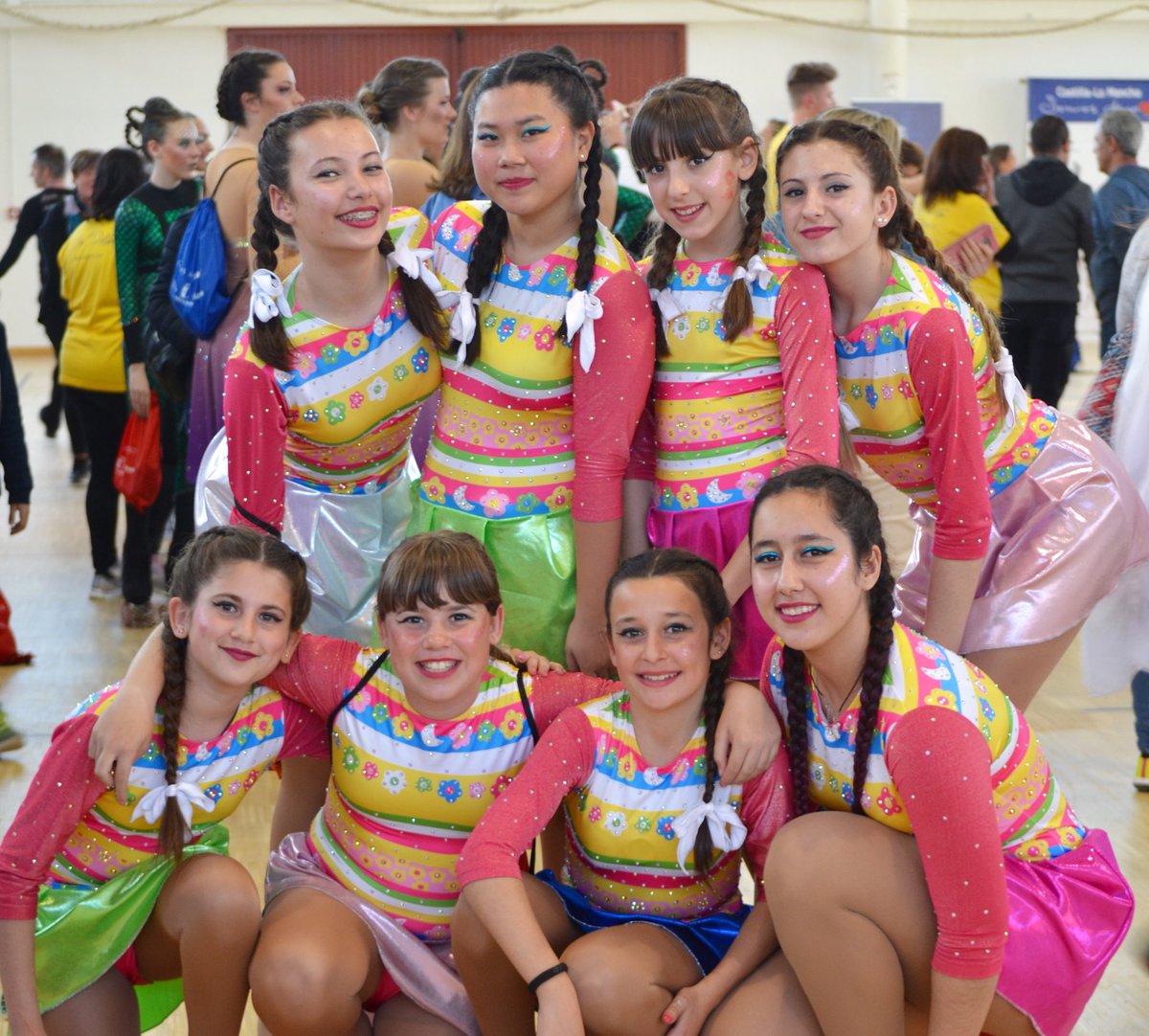ClubRoulement's tweet photo. Nuestras muñequitas en el #TrofeoDonQuijote 
🦄👩🏻‍🎤🎀💖

#CdeRoulement https://t.co/5DzadvH7BA