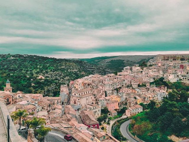 Ragusa Ibla sempre più bella! 📷 Foto selezionata da @robertachessari 
#igersragusa #ragusaibla
.
.
.
#igerssicilia #instagramitalia #discover_vacations #gf_italy #tv_living #beautifuldestinations #ig_europa #italianlandscapes #rsa_streetview #ig_ital… ift.tt/2JR5Wrg