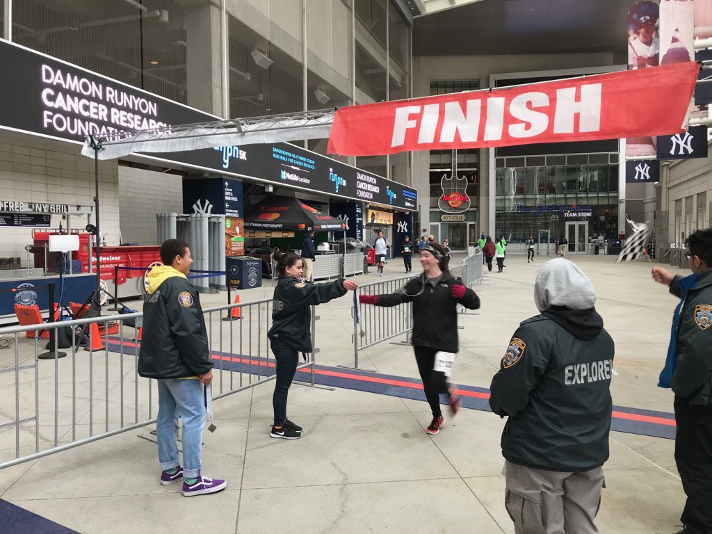 NYPD44Pct's tweet image. Our #NYPDExplorers braved the cold to help participants of the @DamonRunyon @runyon5k at @yankeestadium this weekend! #finishstrong