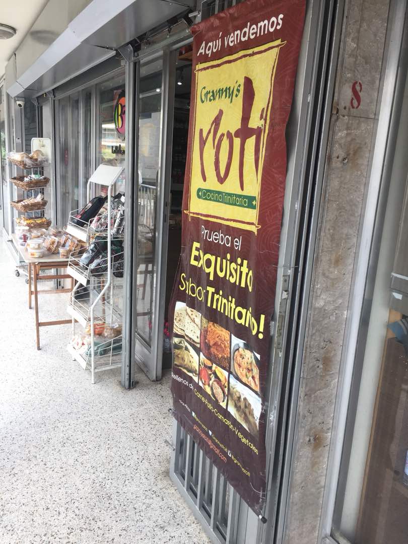 GrannysRoti's tweet photo. Av principal santa fe cc pasando automercado el patio ve y busca y comparte rotis. @labodegadetony https://t.co/O44vSNZVU7