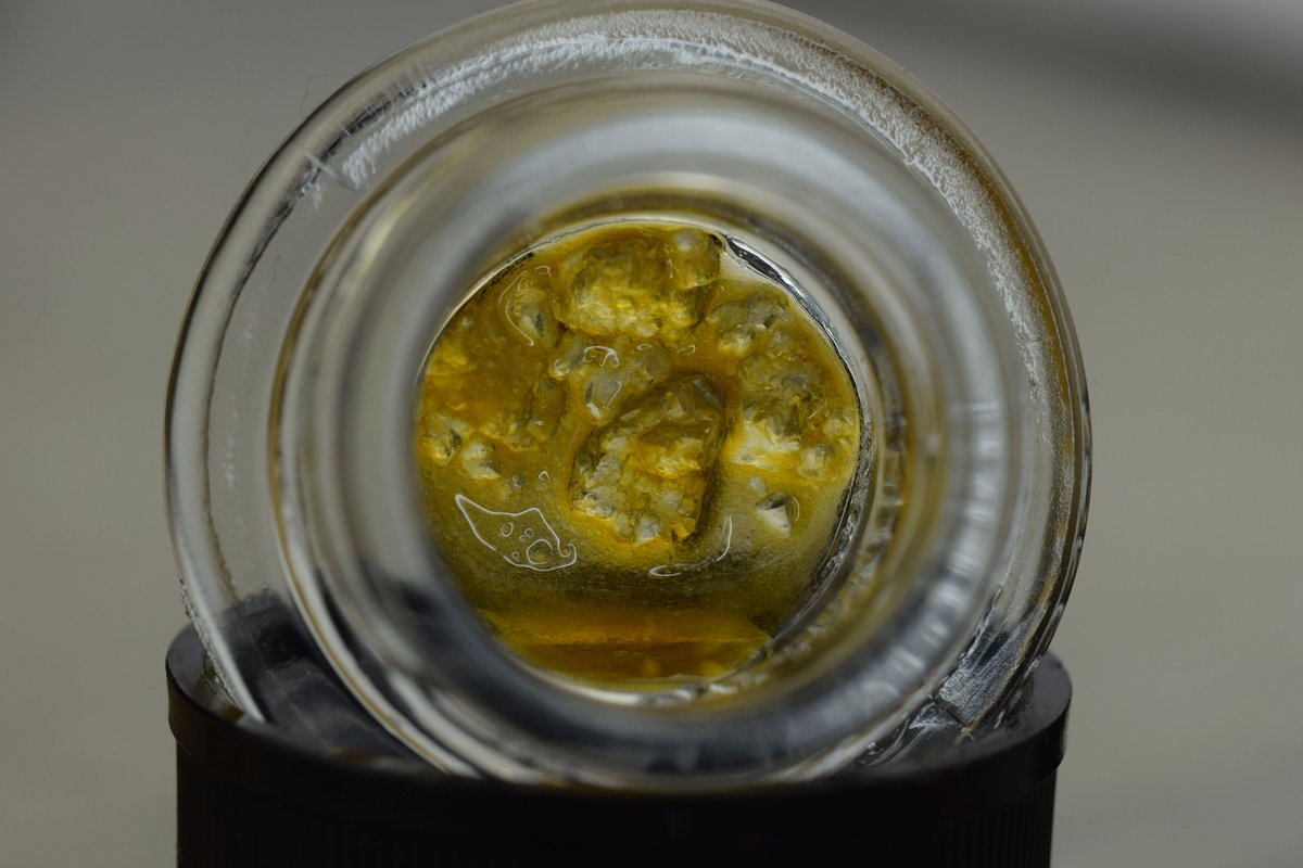 UP_415's tweet photo. Drooling of these diamonds! Fresh off the Bud killed it with this batch of live resin 😊 https://t.co/W0m4ztYcyk