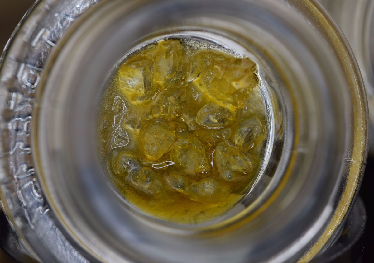 UP_415's tweet photo. Drooling of these diamonds! Fresh off the Bud killed it with this batch of live resin 😊 https://t.co/W0m4ztYcyk
