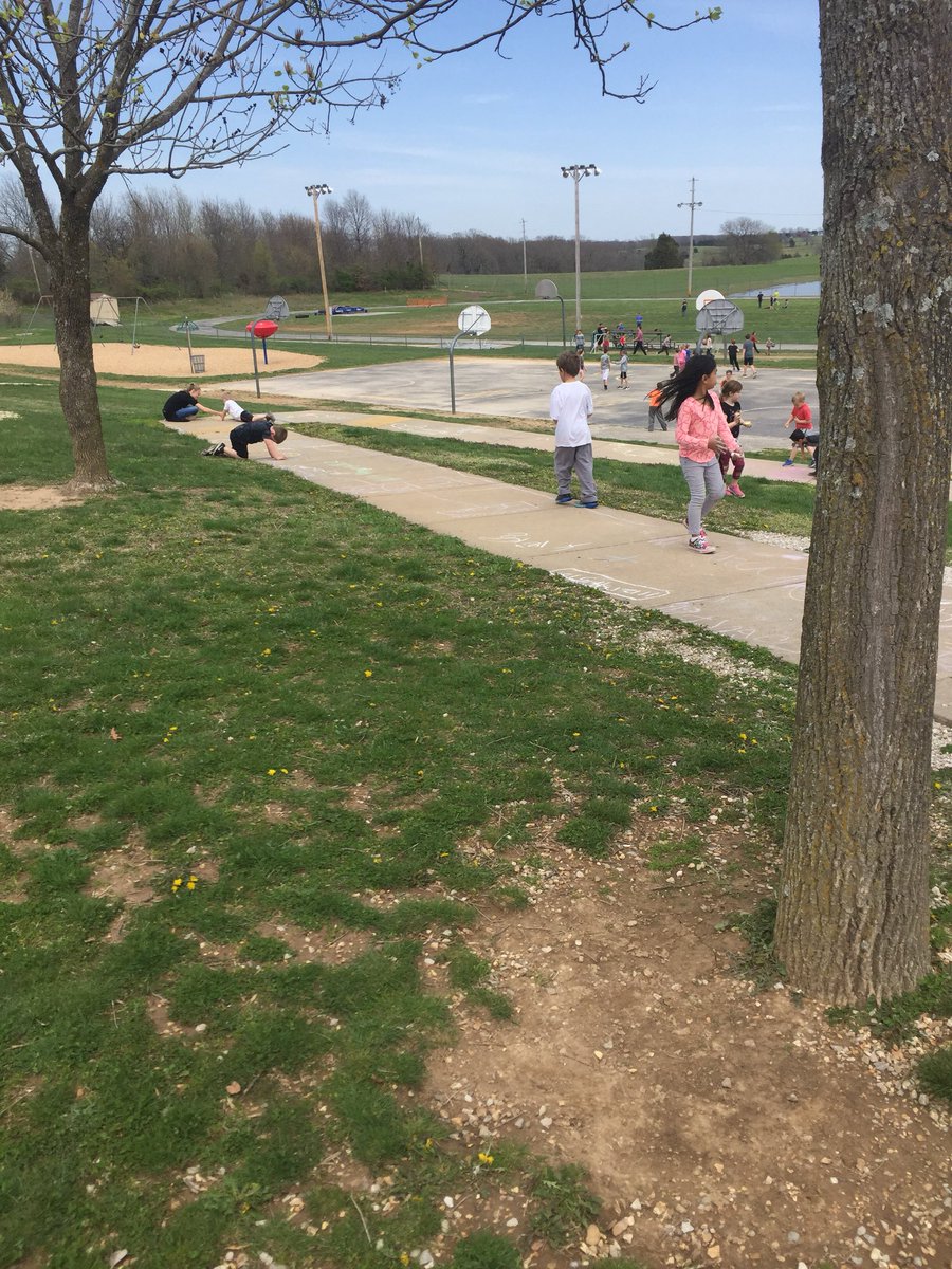 LaurenPerrymanK's tweet photo. What do you do when it’s finally a 75 degree day in spring? Go outside and practice writing numbers up to 20 for math RTI! #liltrojans https://t.co/qDg2YHwbMp