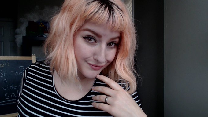 Feeling a bit cheeky today and I'm eager to see you guys on Streamate! https://t.co/m91Uk4hODH https://t