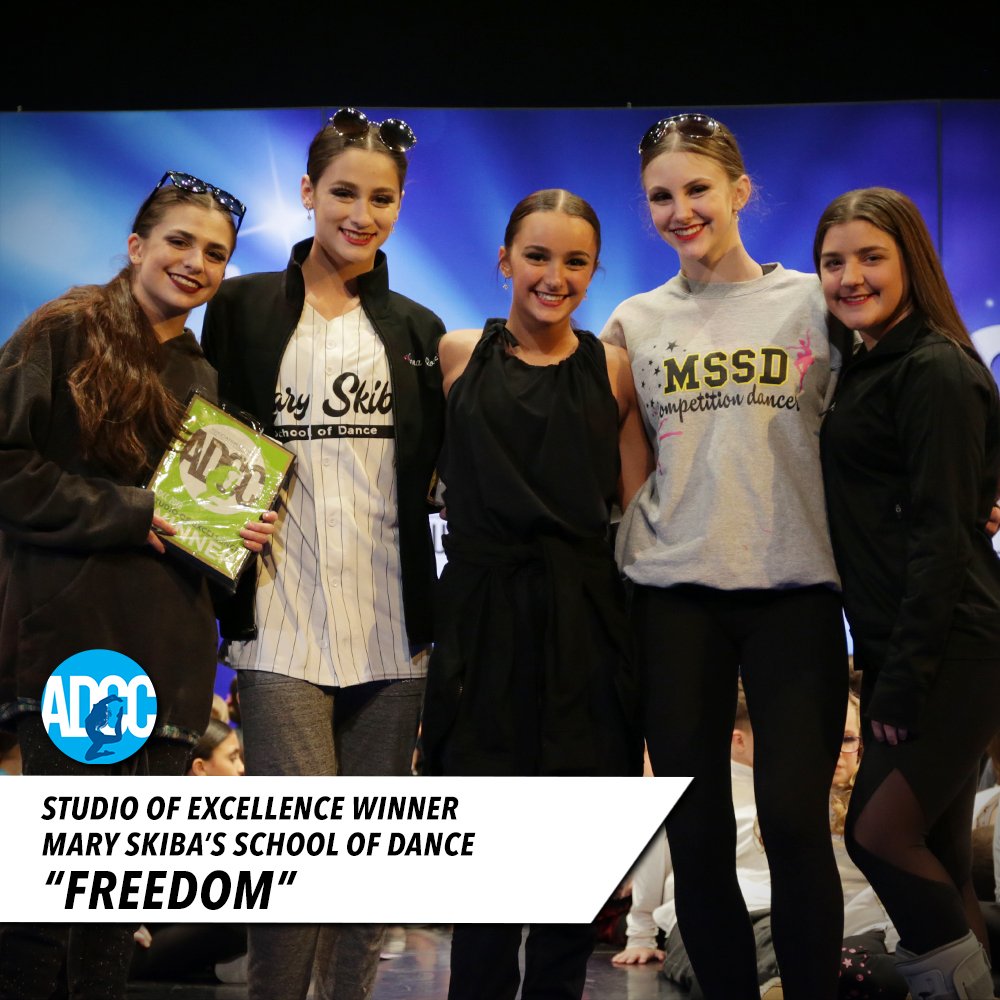 HeadlinersDance's tweet photo. A HUGE congratulations to NH School of Ballet and Mary Skiba's School of Dance as our #studioofexcellence winners from Derry, NH and Troy, MI! Amazing work, everyone!
#HeadlinersDance #Headliners2018 #HeadlinersDerry #HeadlinersTroy #dance #competition #congrats https://t.co/piary9S3Jm