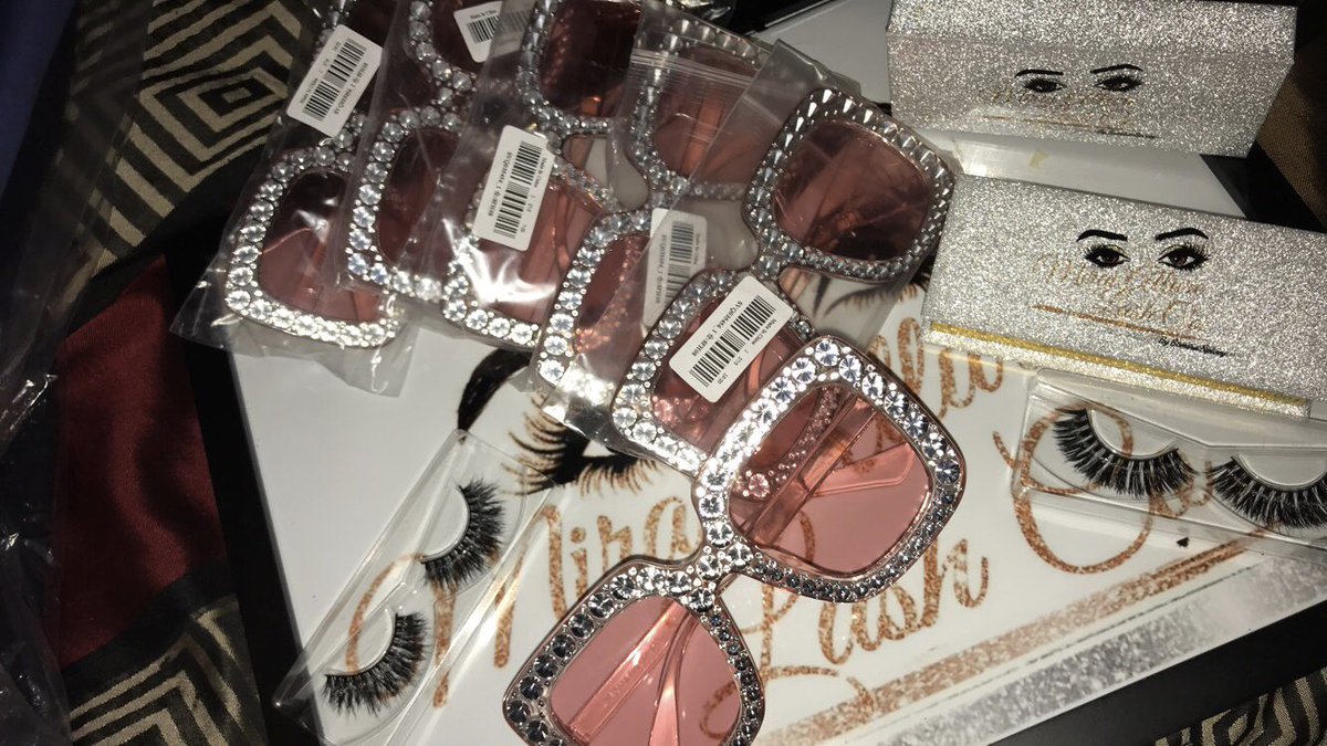 amourmiraa's tweet photo. Oh we talking lashes? Shop @mirajallure.lashco For Luxury Mink, Soft & Fluffy Lashes💕@Mirajallure #MirajAllure #mirajallurelashco #3DMink #Minklashes #LashLife #3DMinkLashes #FluffyLashes #DollMinks #DollLashes #BarbieLashes #BarbieShit #Houston #HoustonHair https://t.co/ohbhak0gpu