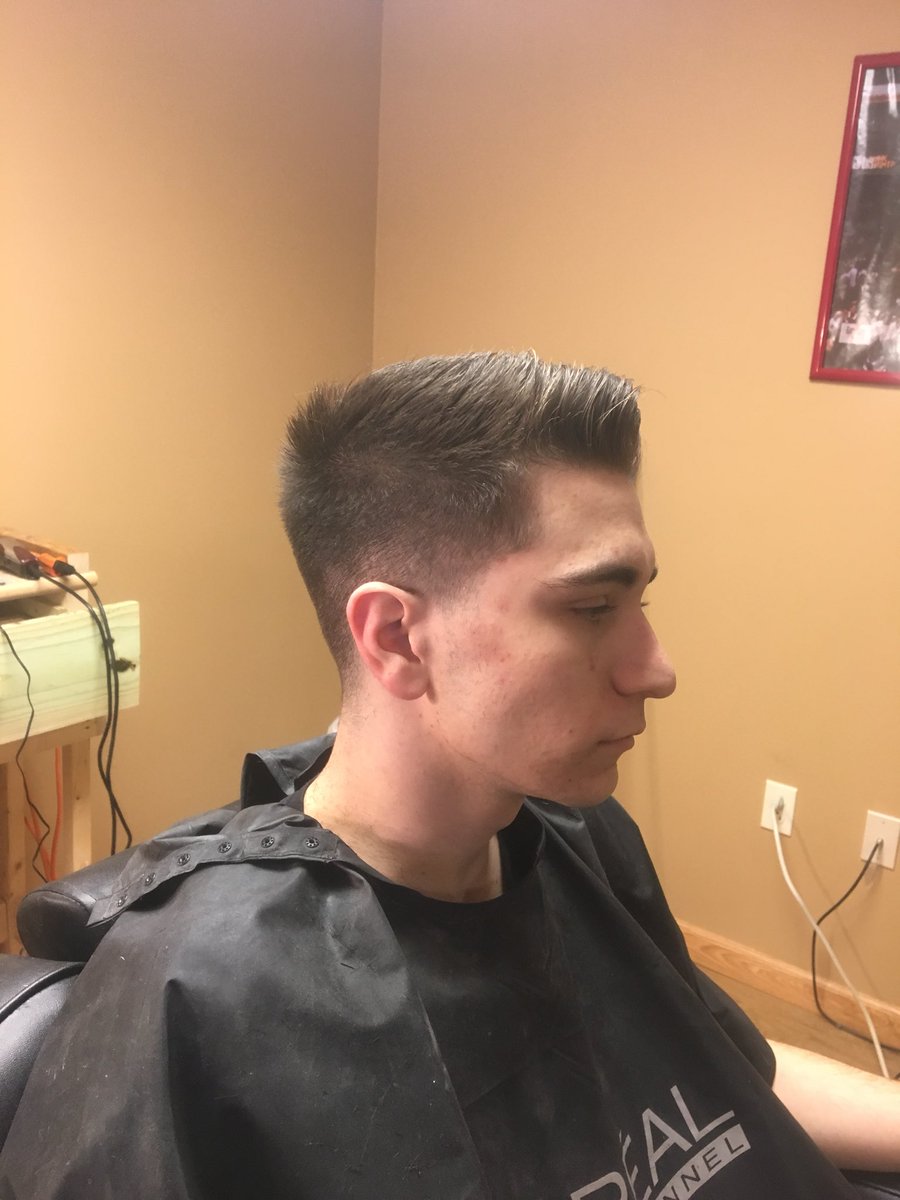 DomsHomeCuts's tweet photo. A busy night last night with 4 returning clients coming through the shop here’s the after shots for all of them @billswllw @tylerkaminski43 @bnero1625 @oscartrixtr https://t.co/TDai2qEPv0