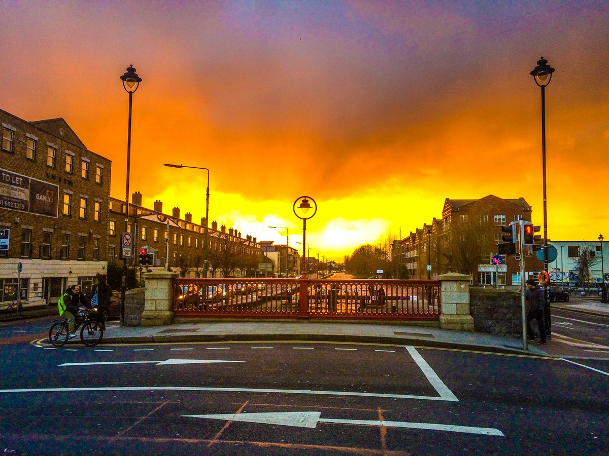 nfitzm's tweet photo. Rathmines Sunset #SpringtimeStroll https://t.co/2fTdK7nhPO