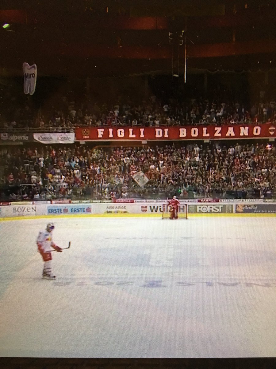 BastiSchwele's tweet image. Partita incredibile di @HCB_Foxes @ecrbs @SHN_EBEL #gofor7 #Eggerhabenochnichtfertig
