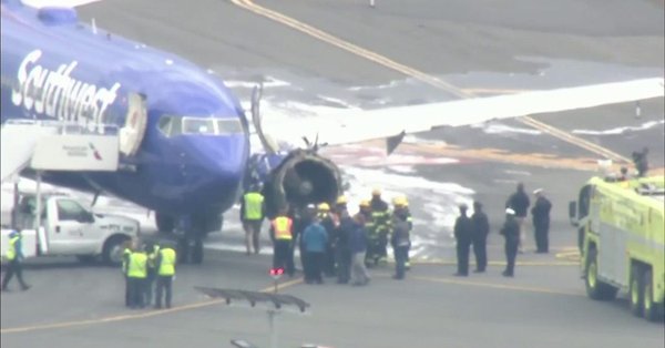 news24tvchannel's tweet photo. US plane makes emergency landing after engine fails #USplane #Emergencylanding #Enginefails https://t.co/xyjAfcqCLX https://t.co/pD0l62nXNy